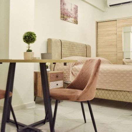 Dionisooss Apartment Атина Екстериор снимка