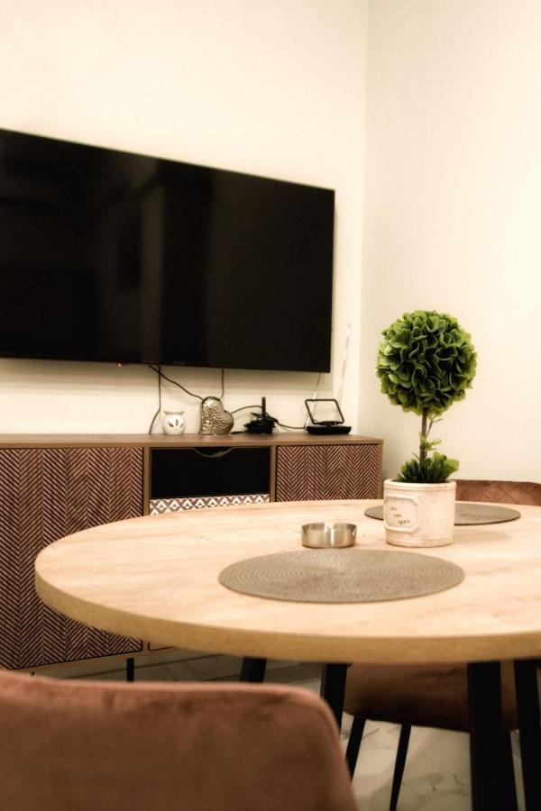 Dionisooss Apartment Атина Екстериор снимка
